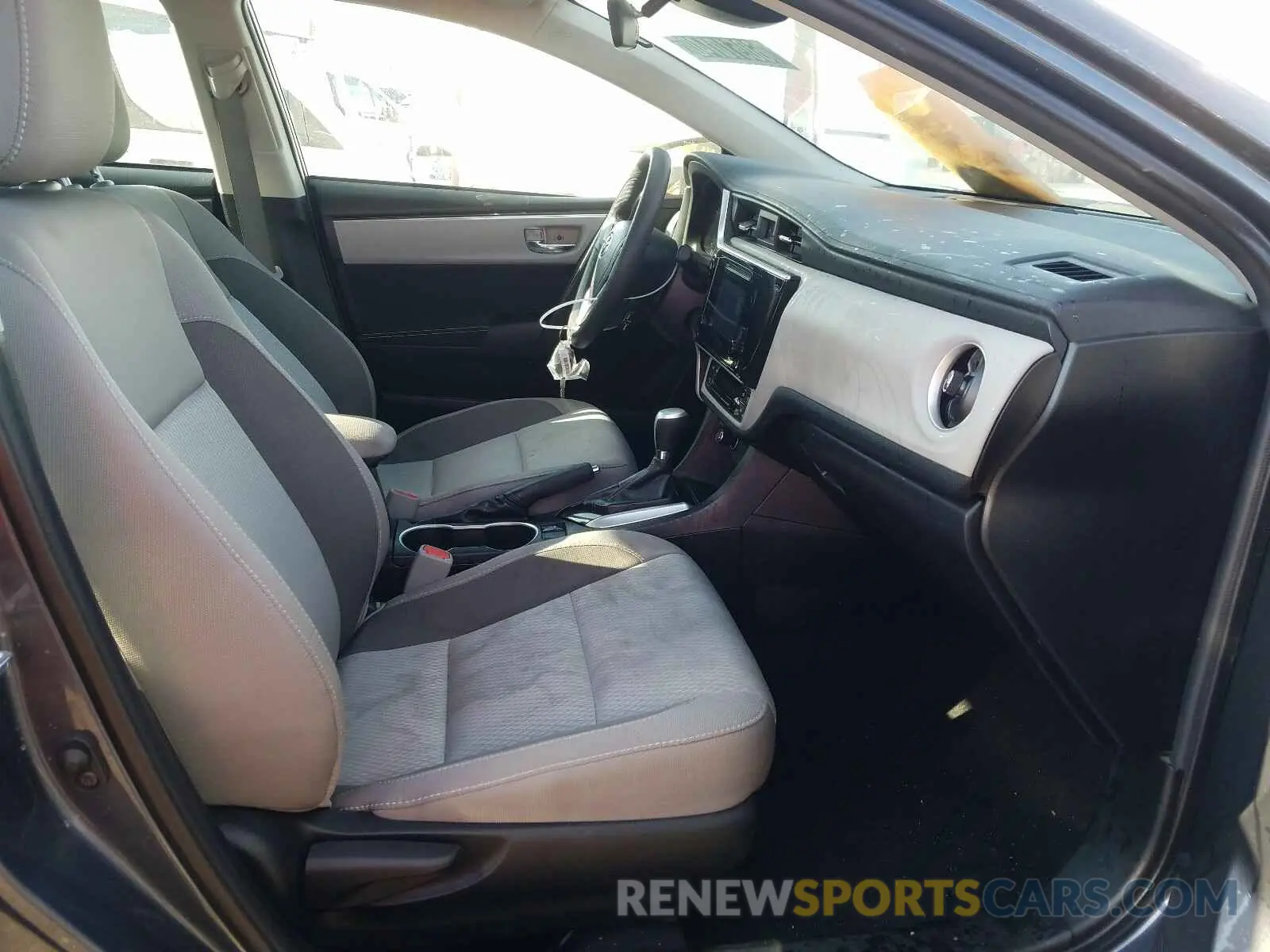 5 Photograph of a damaged car 2T1BURHE1KC230348 TOYOTA COROLLA 2019