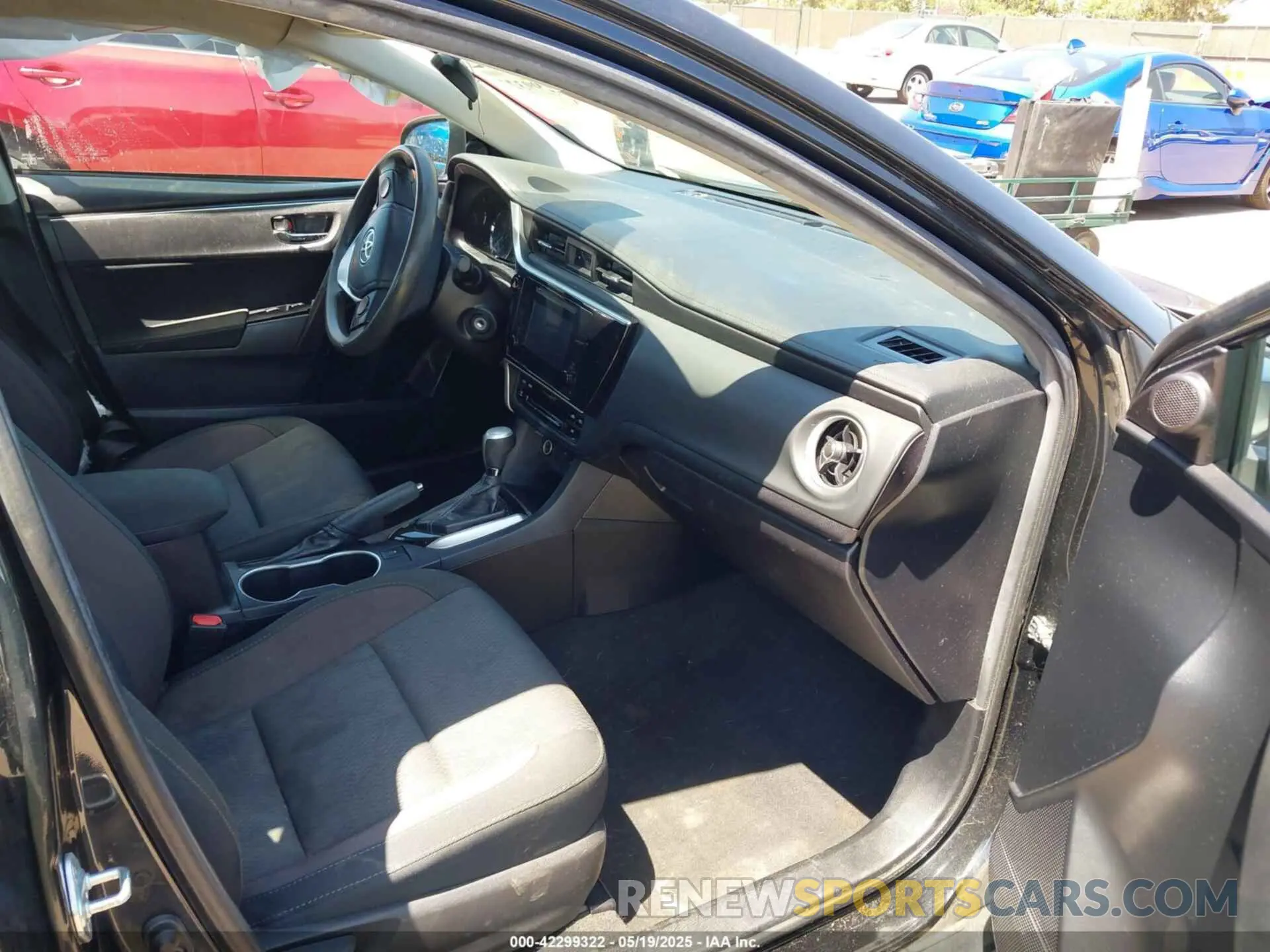 5 Photograph of a damaged car 2T1BURHE1KC230429 TOYOTA COROLLA 2019