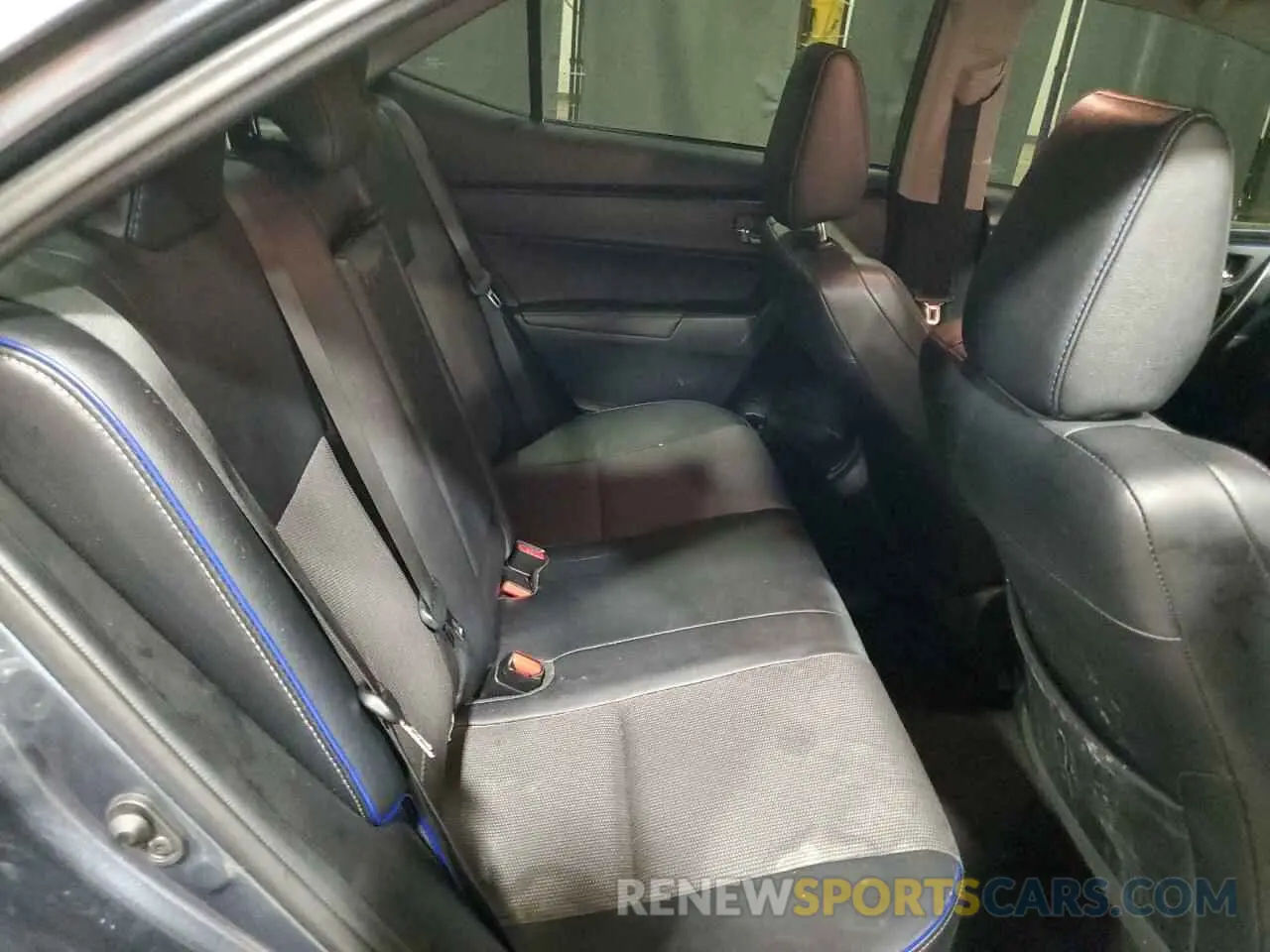 10 Photograph of a damaged car 2T1BURHE1KC231306 TOYOTA COROLLA 2019