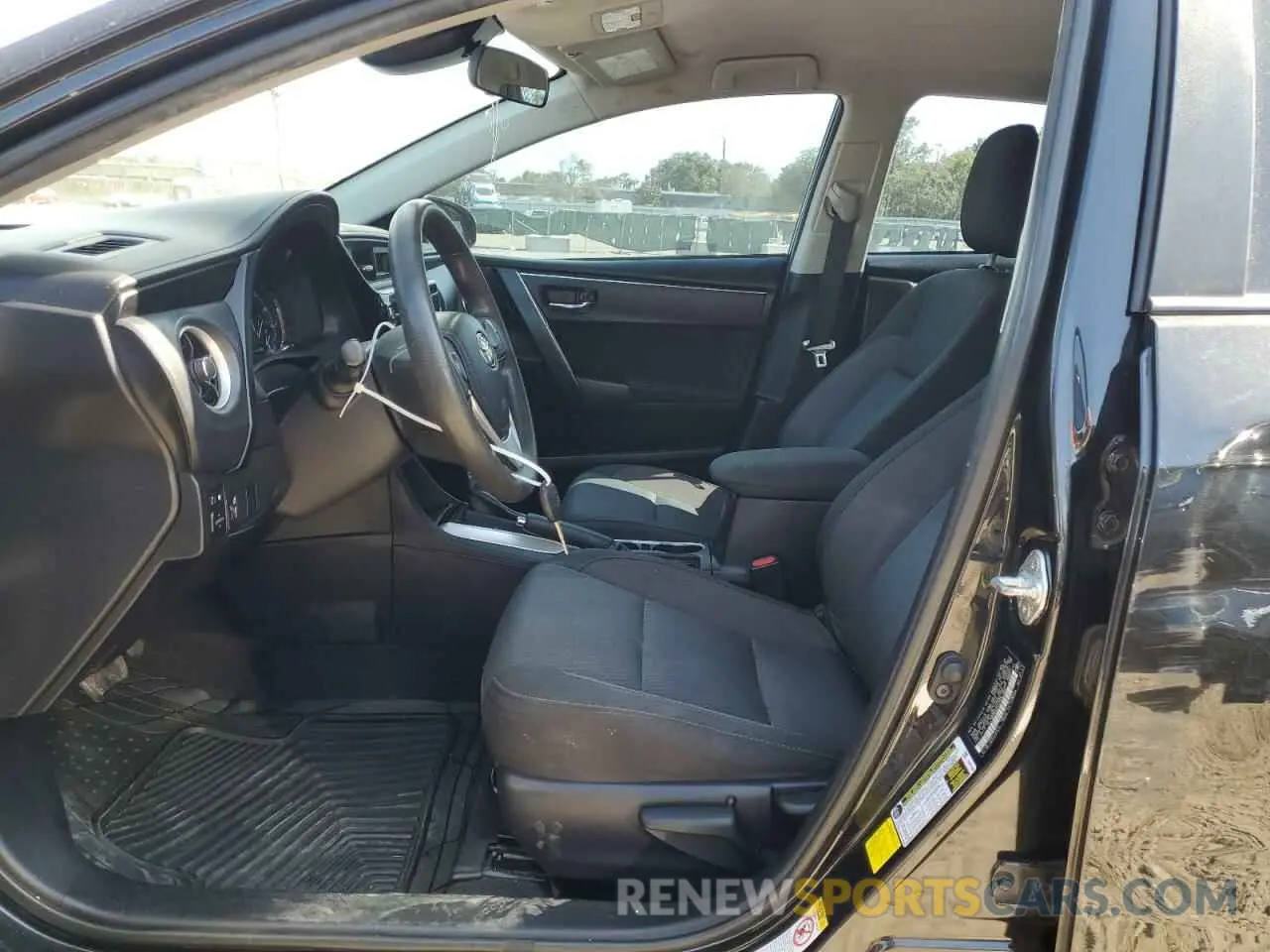 7 Photograph of a damaged car 2T1BURHE1KC235789 TOYOTA COROLLA 2019