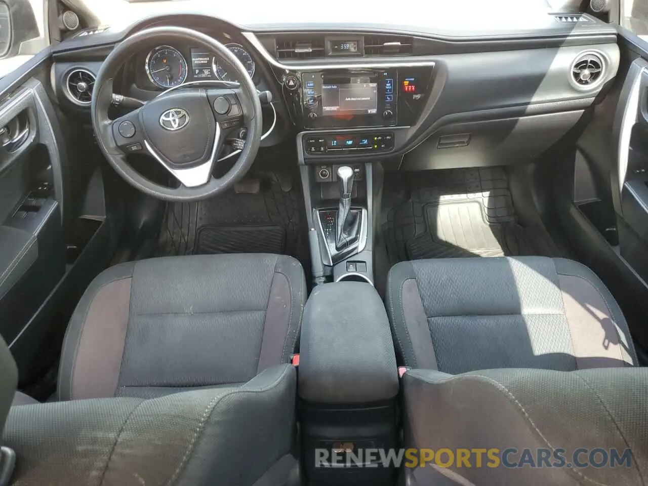 8 Photograph of a damaged car 2T1BURHE1KC235789 TOYOTA COROLLA 2019