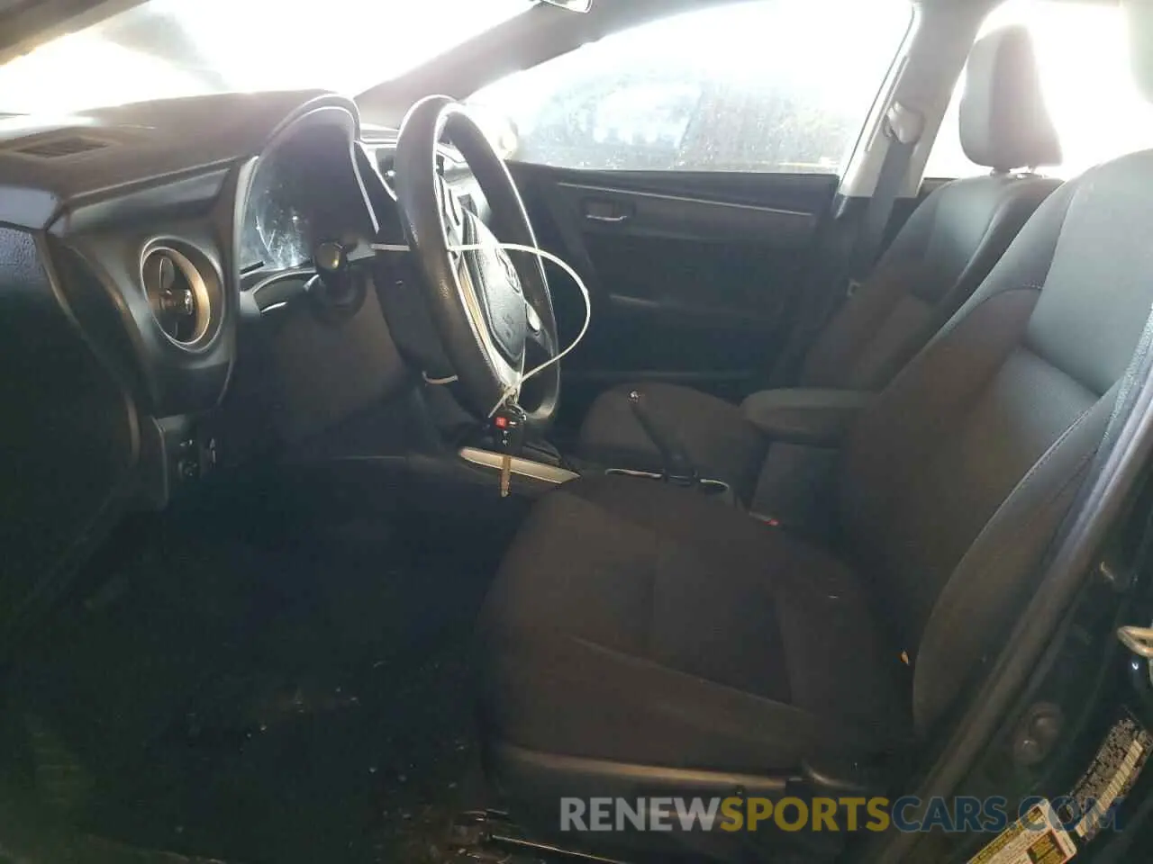 7 Photograph of a damaged car 2T1BURHE1KC237803 TOYOTA COROLLA 2019