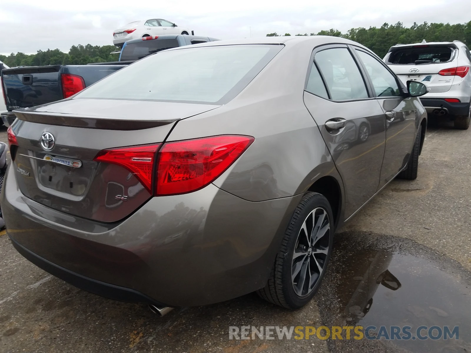 4 Photograph of a damaged car 2T1BURHE1KC240345 TOYOTA COROLLA 2019