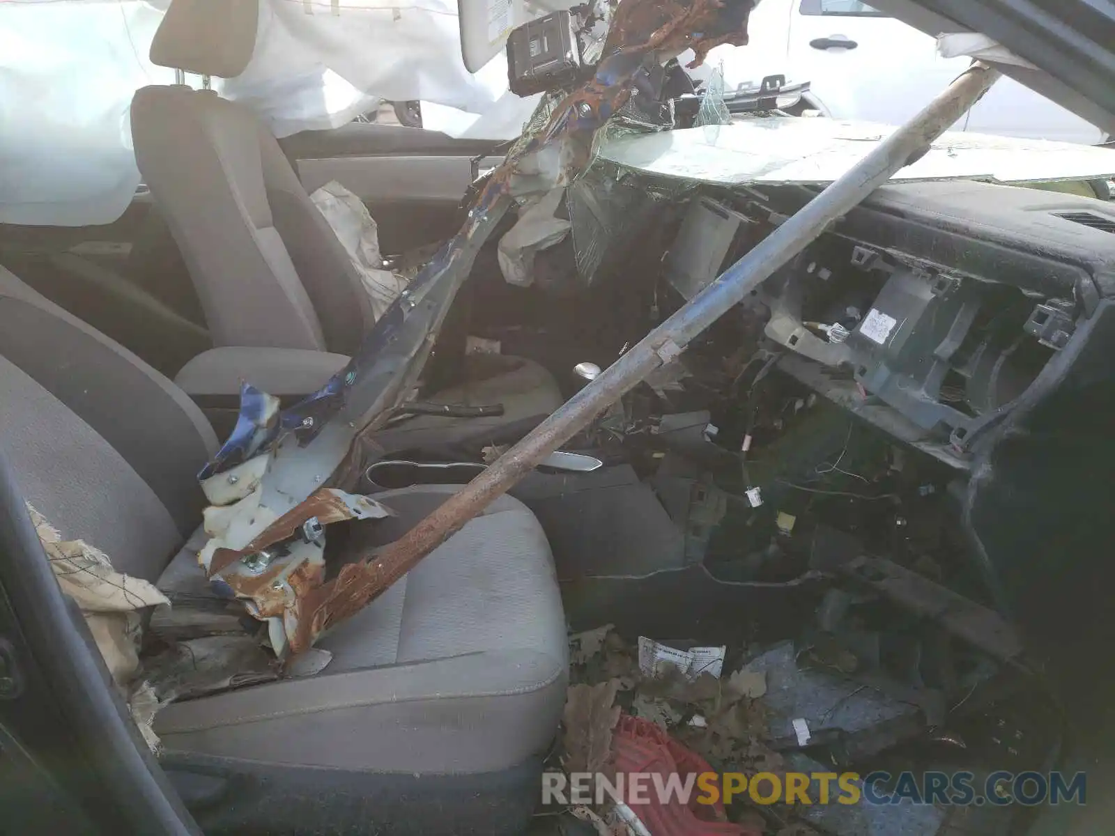 5 Photograph of a damaged car 2T1BURHE1KC244248 TOYOTA COROLLA 2019