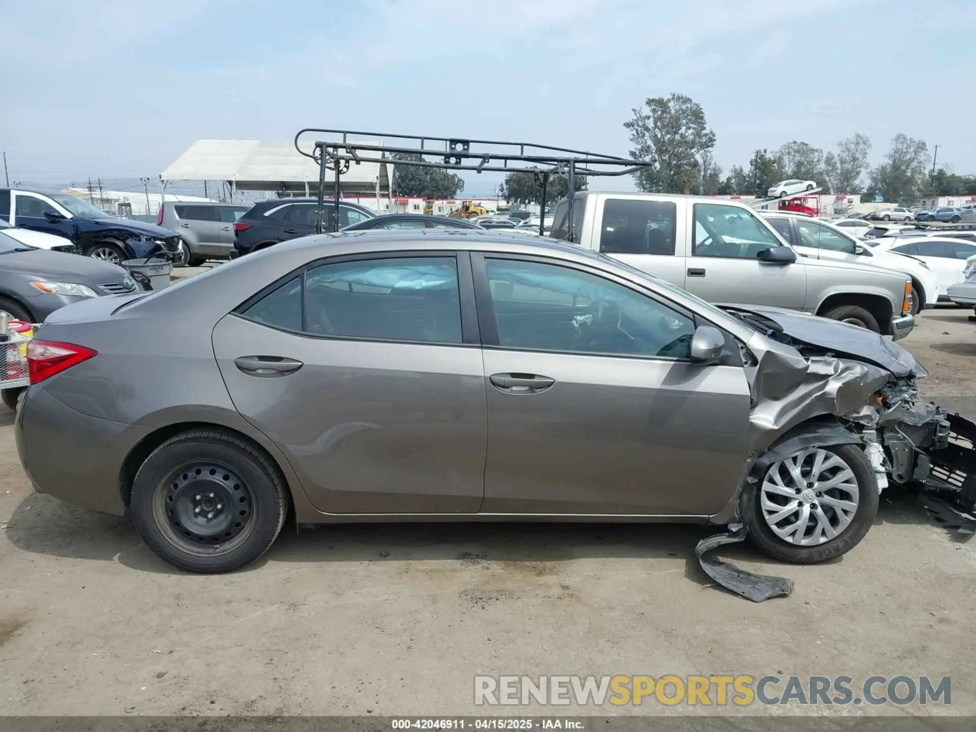 14 Photograph of a damaged car 2T1BURHE2KC127455 TOYOTA COROLLA 2019