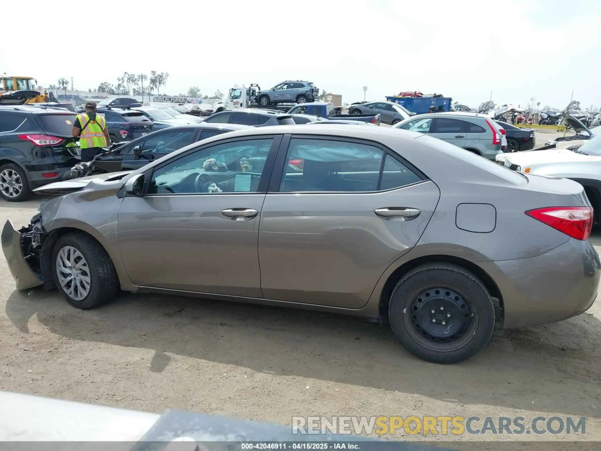 15 Photograph of a damaged car 2T1BURHE2KC127455 TOYOTA COROLLA 2019