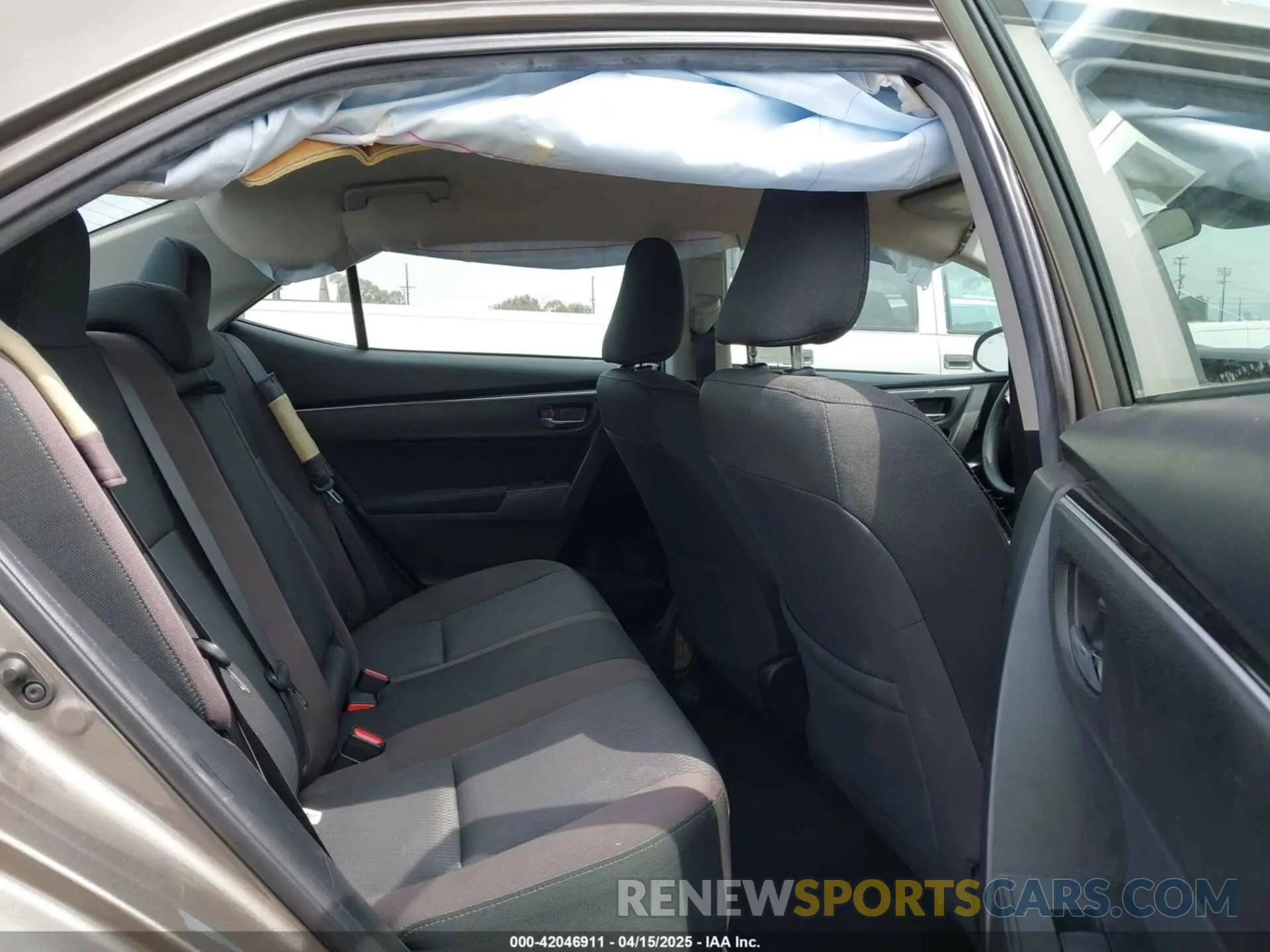 8 Photograph of a damaged car 2T1BURHE2KC127455 TOYOTA COROLLA 2019