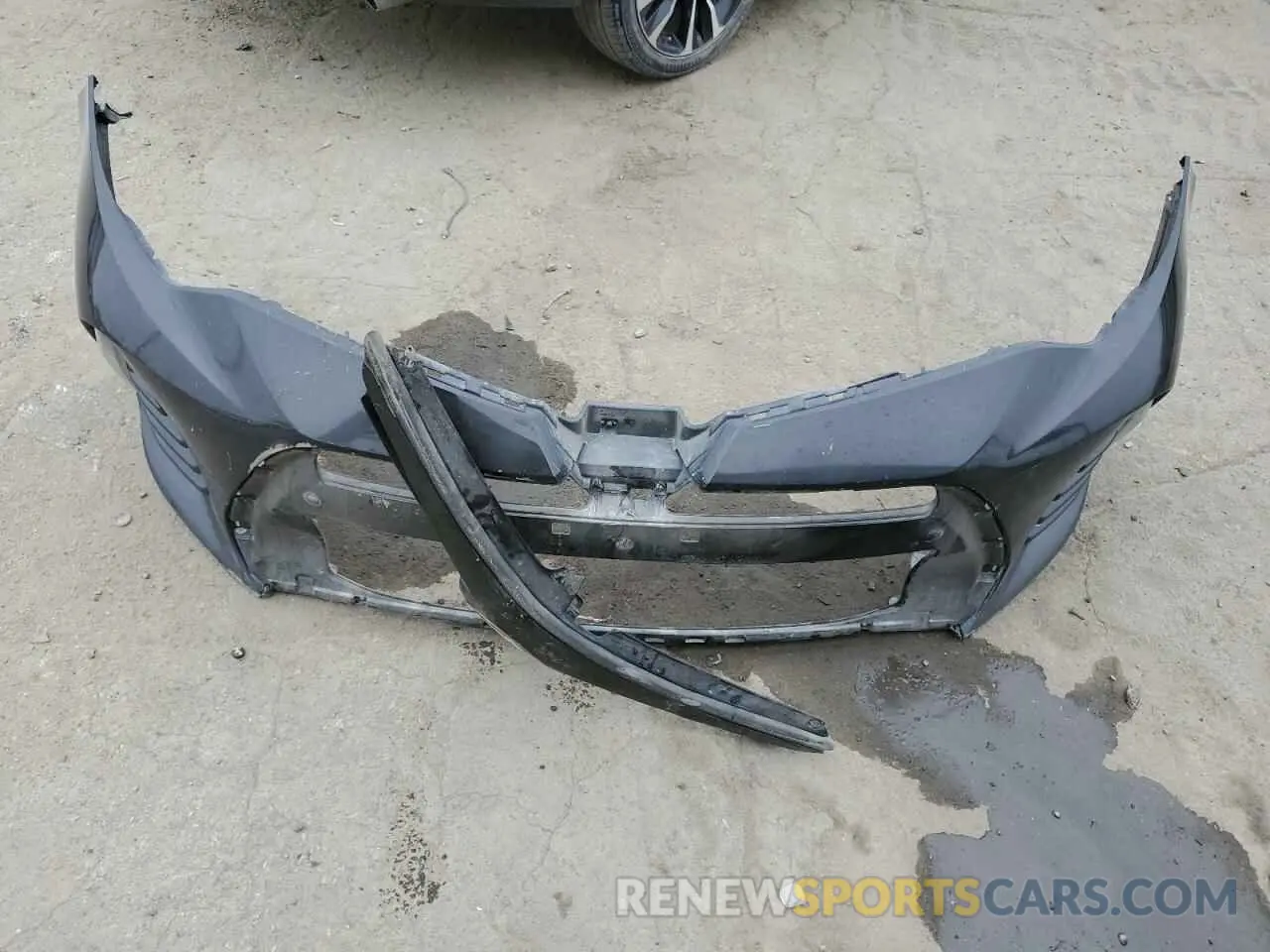 14 Photograph of a damaged car 2T1BURHE2KC130632 TOYOTA COROLLA 2019
