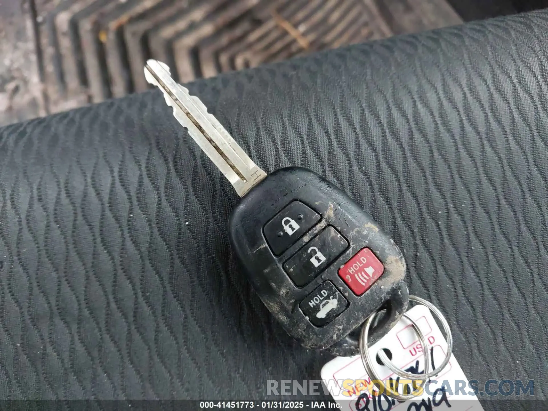 11 Photograph of a damaged car 2T1BURHE2KC141856 TOYOTA COROLLA 2019