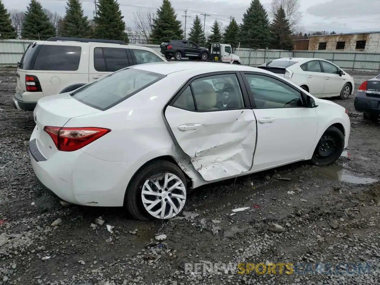 3 Photograph of a damaged car 2T1BURHE2KC147205 TOYOTA COROLLA 2019