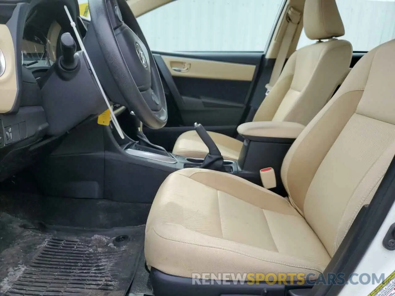 7 Photograph of a damaged car 2T1BURHE2KC147205 TOYOTA COROLLA 2019