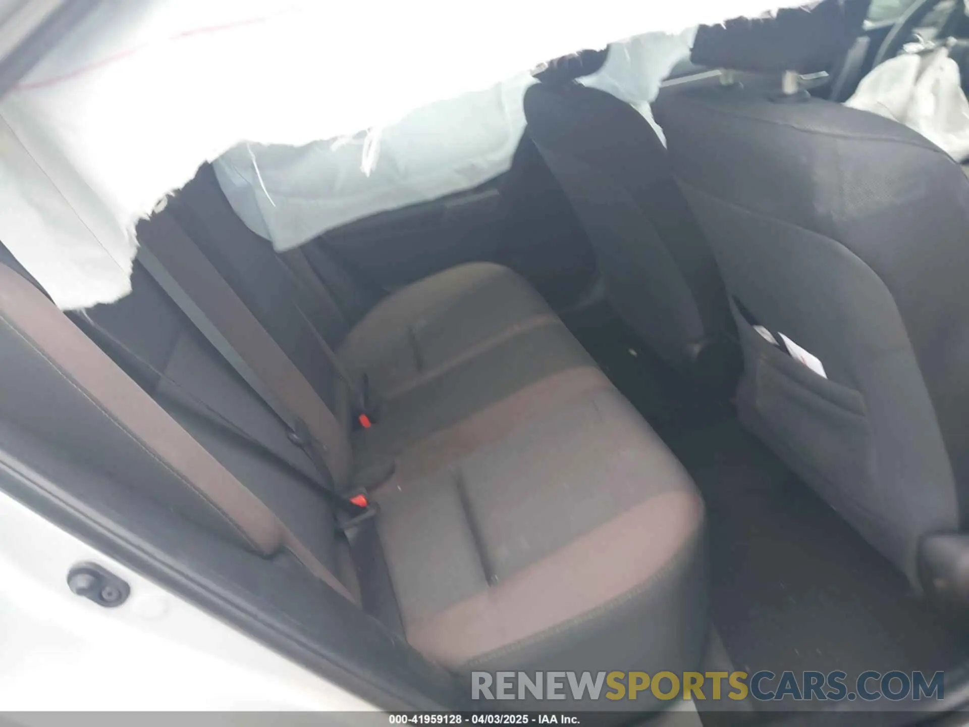 8 Photograph of a damaged car 2T1BURHE2KC153893 TOYOTA COROLLA 2019