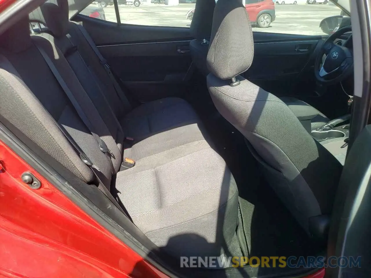 10 Photograph of a damaged car 2T1BURHE2KC157958 TOYOTA COROLLA 2019
