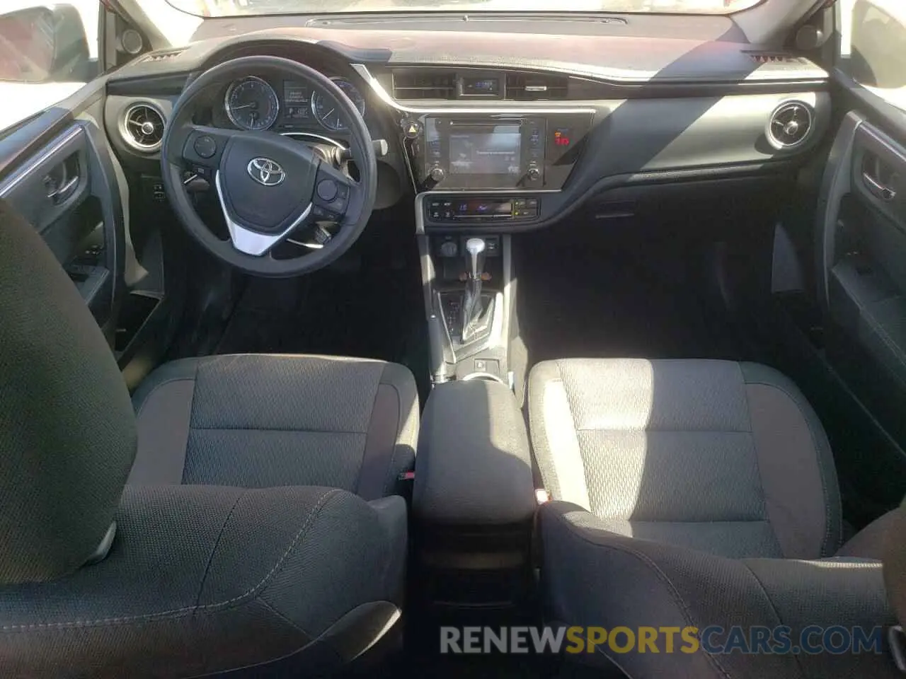 8 Photograph of a damaged car 2T1BURHE2KC157958 TOYOTA COROLLA 2019