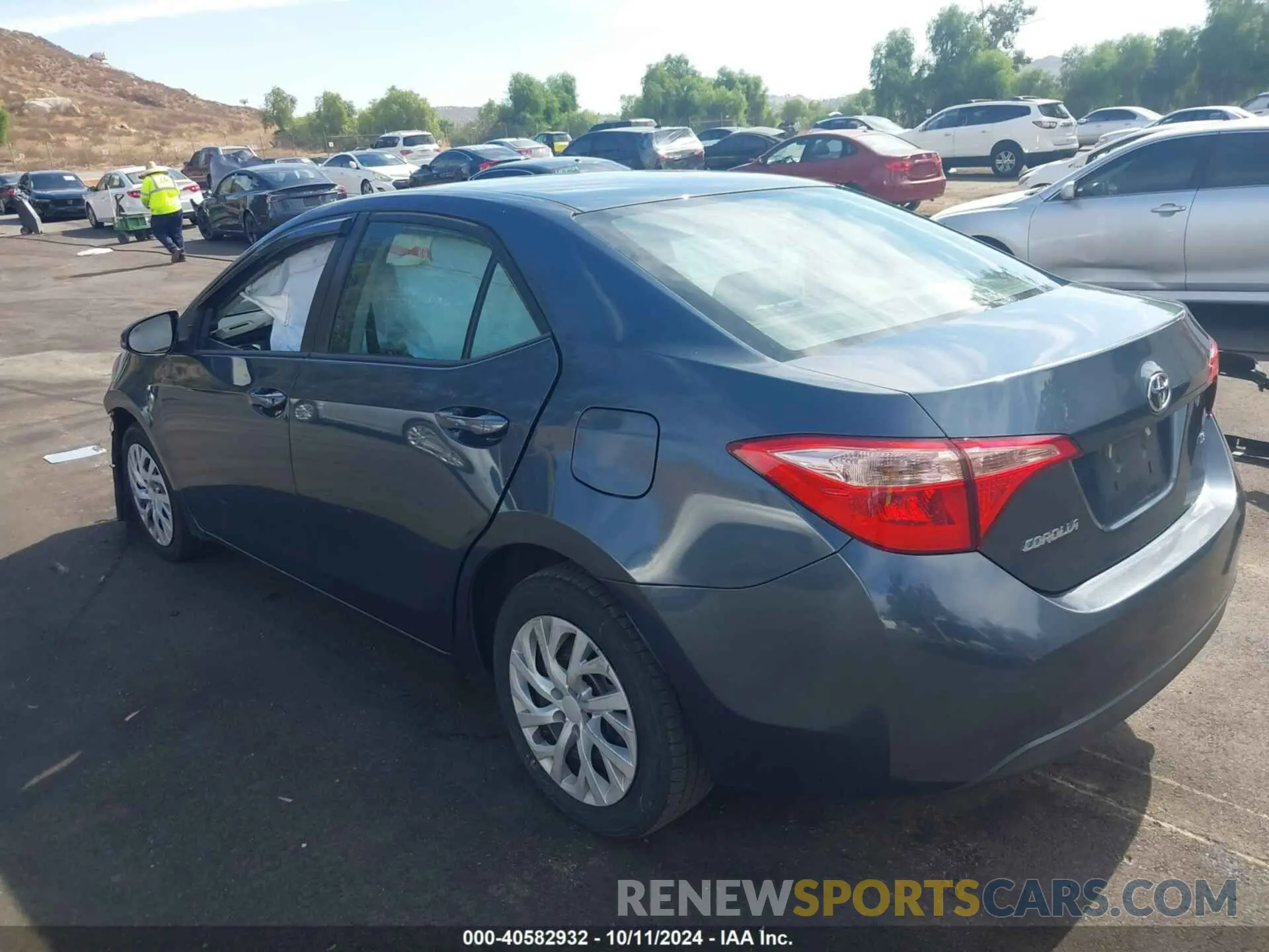3 Photograph of a damaged car 2T1BURHE2KC165610 TOYOTA COROLLA 2019