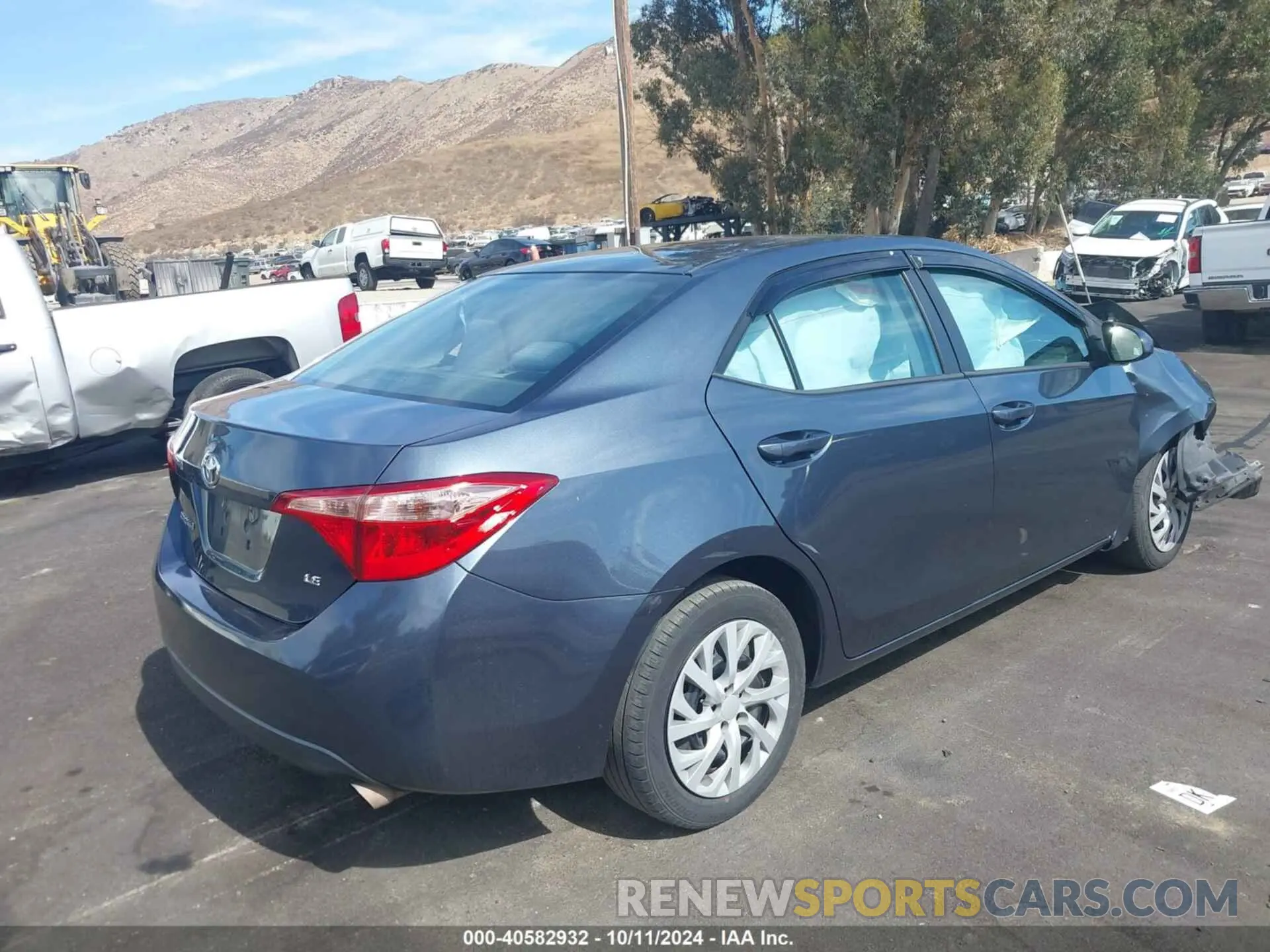 4 Photograph of a damaged car 2T1BURHE2KC165610 TOYOTA COROLLA 2019