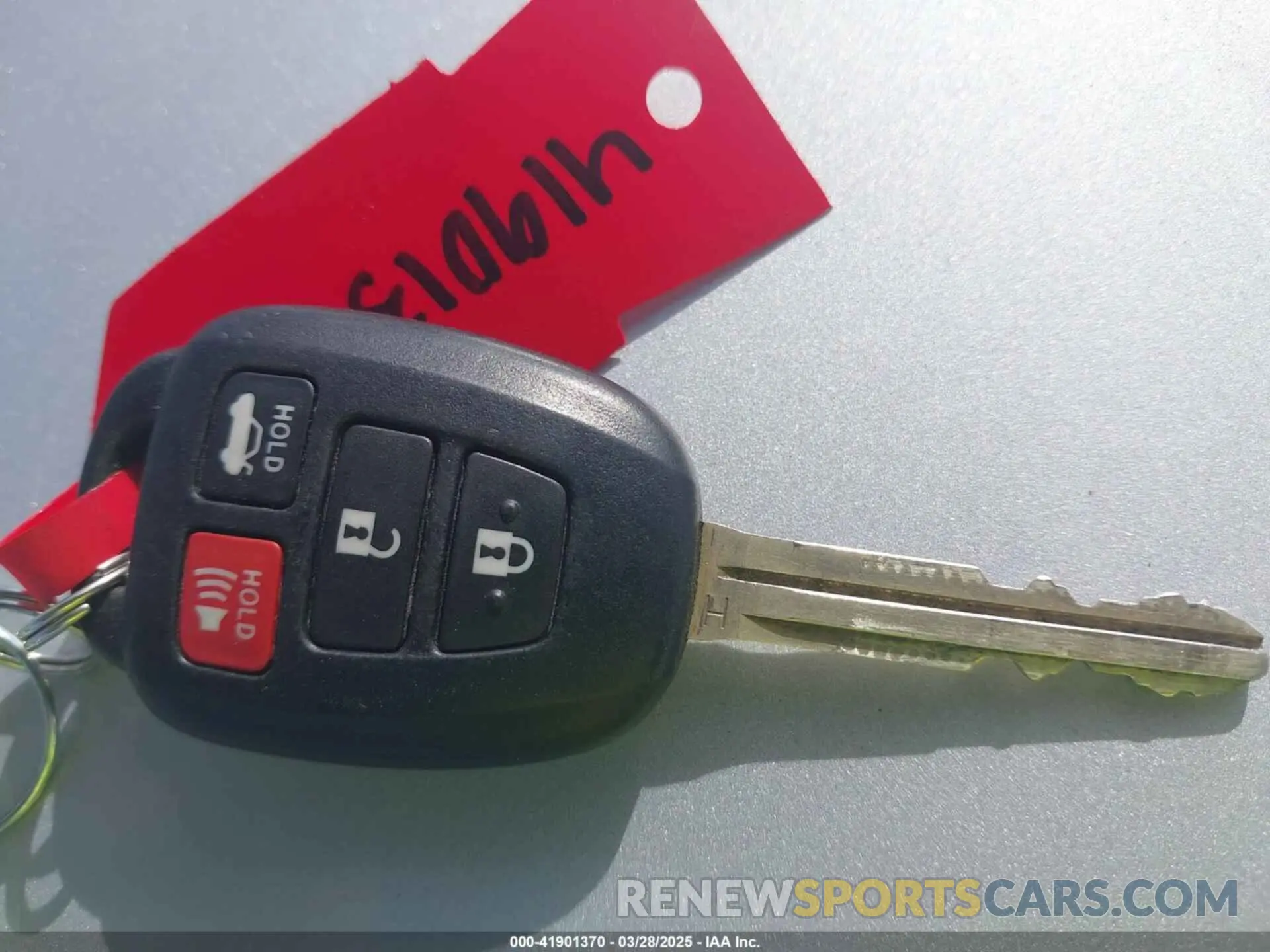 11 Photograph of a damaged car 2T1BURHE2KC190975 TOYOTA COROLLA 2019