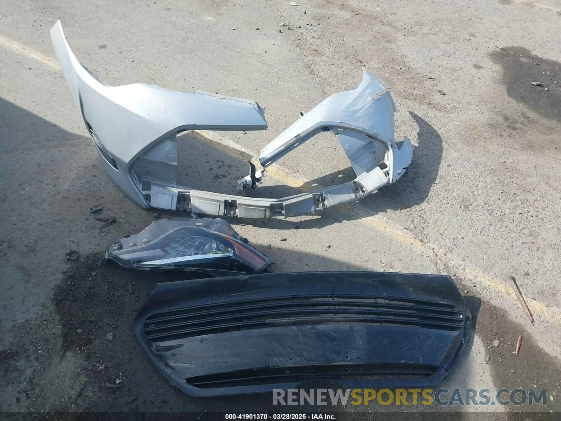 12 Photograph of a damaged car 2T1BURHE2KC190975 TOYOTA COROLLA 2019