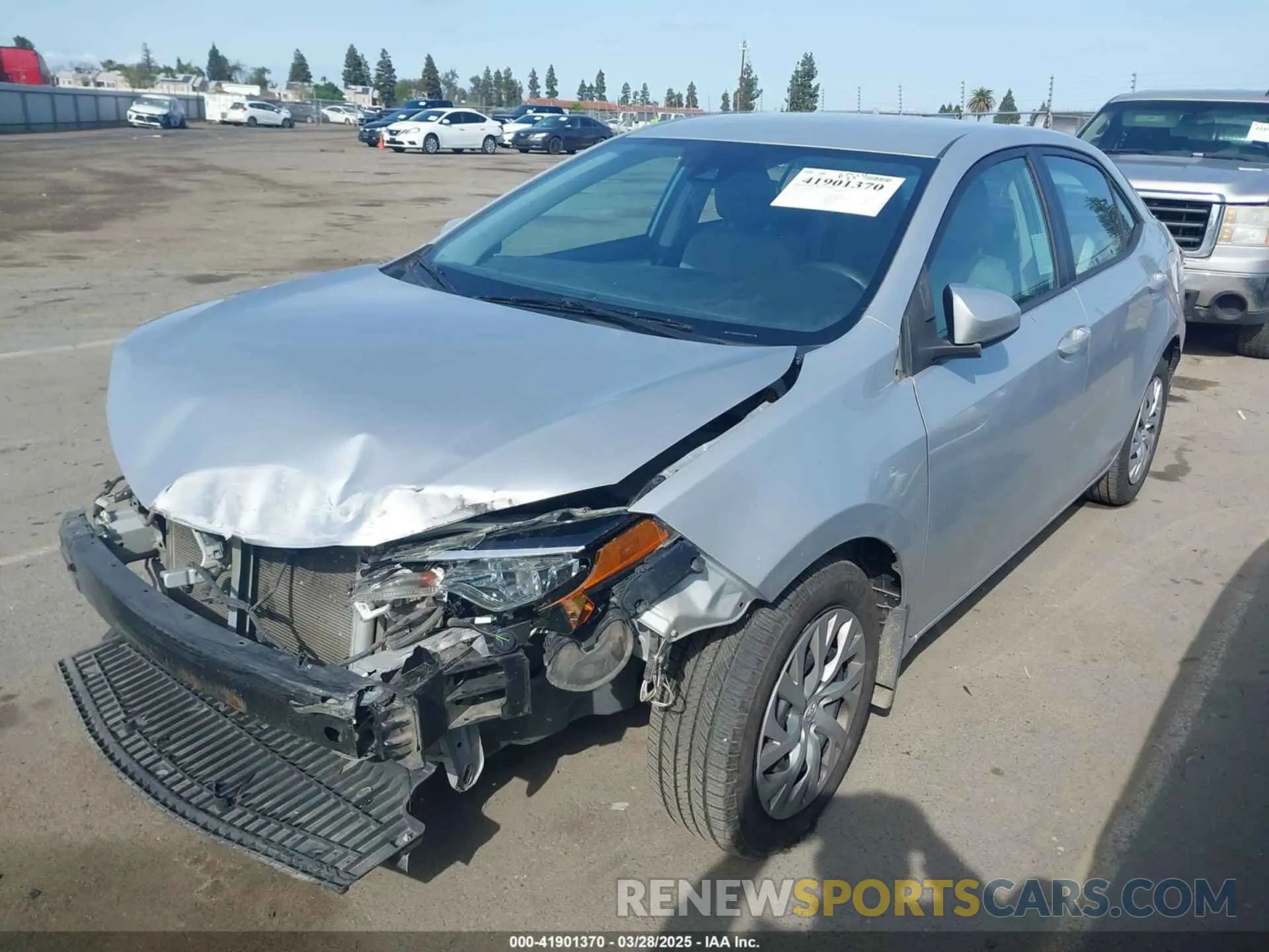 2 Photograph of a damaged car 2T1BURHE2KC190975 TOYOTA COROLLA 2019