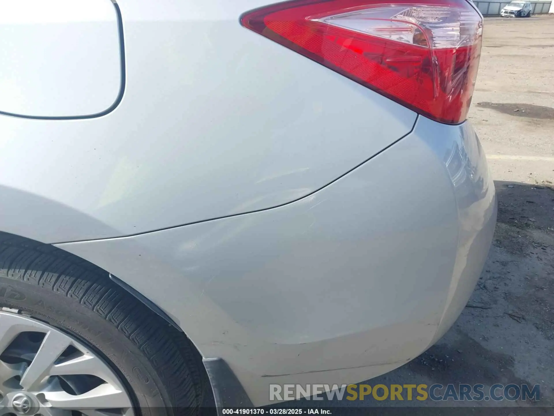 21 Photograph of a damaged car 2T1BURHE2KC190975 TOYOTA COROLLA 2019