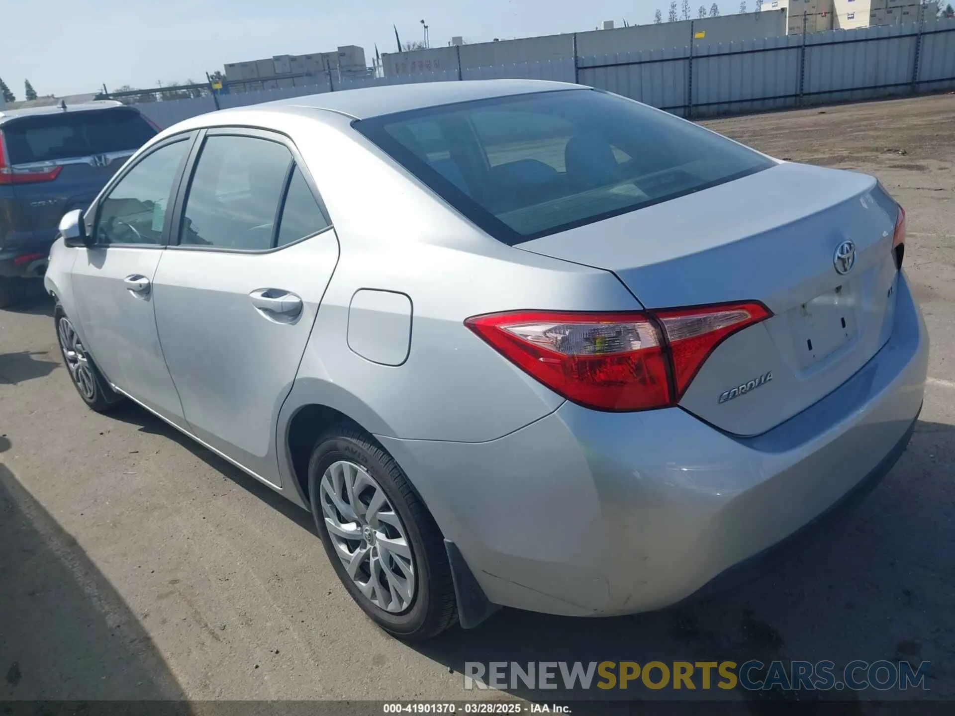 3 Photograph of a damaged car 2T1BURHE2KC190975 TOYOTA COROLLA 2019