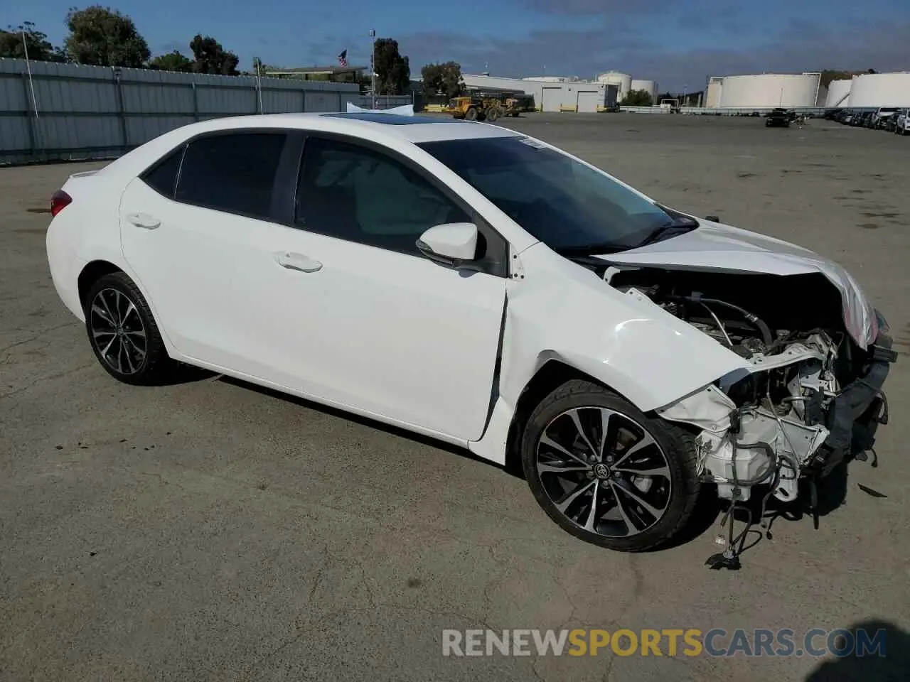 4 Photograph of a damaged car 2T1BURHE2KC193195 TOYOTA COROLLA 2019