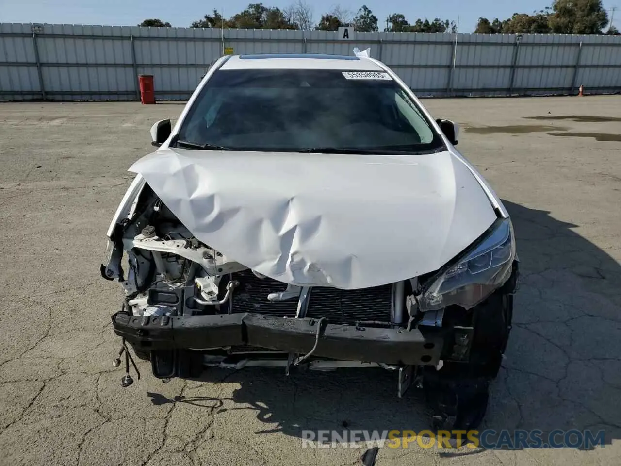 5 Photograph of a damaged car 2T1BURHE2KC193195 TOYOTA COROLLA 2019