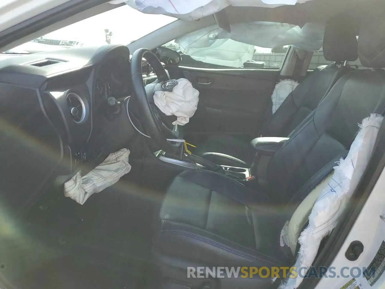 7 Photograph of a damaged car 2T1BURHE2KC193195 TOYOTA COROLLA 2019