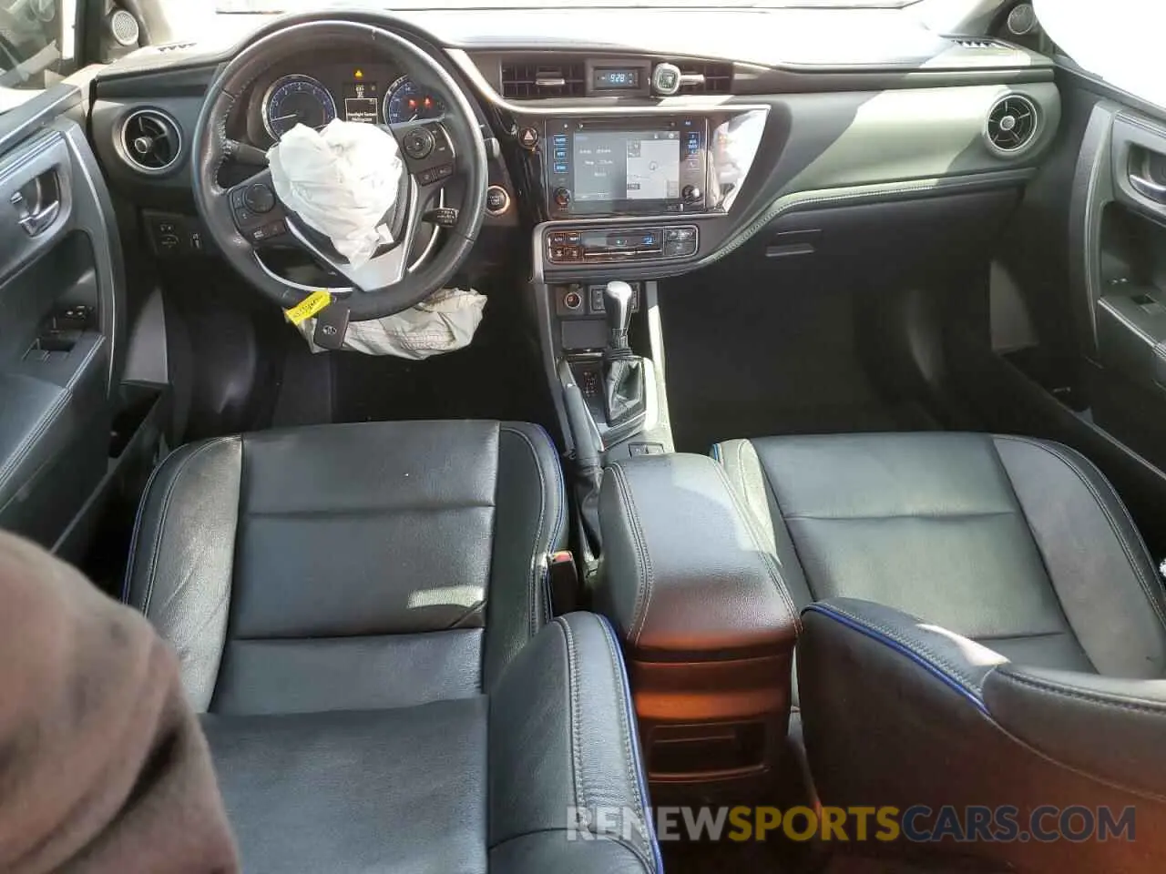 8 Photograph of a damaged car 2T1BURHE2KC193195 TOYOTA COROLLA 2019