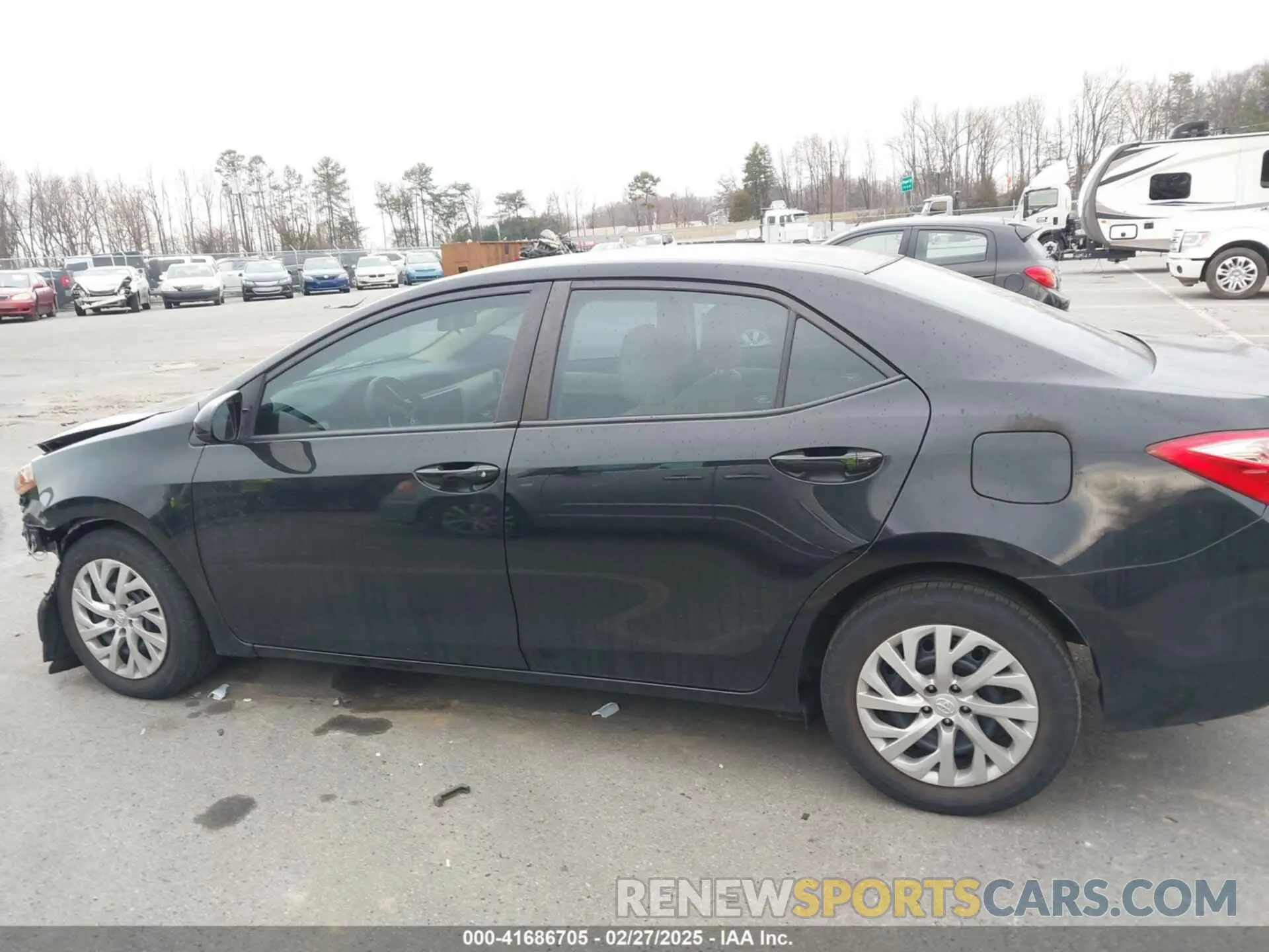 14 Photograph of a damaged car 2T1BURHE2KC202655 TOYOTA COROLLA 2019