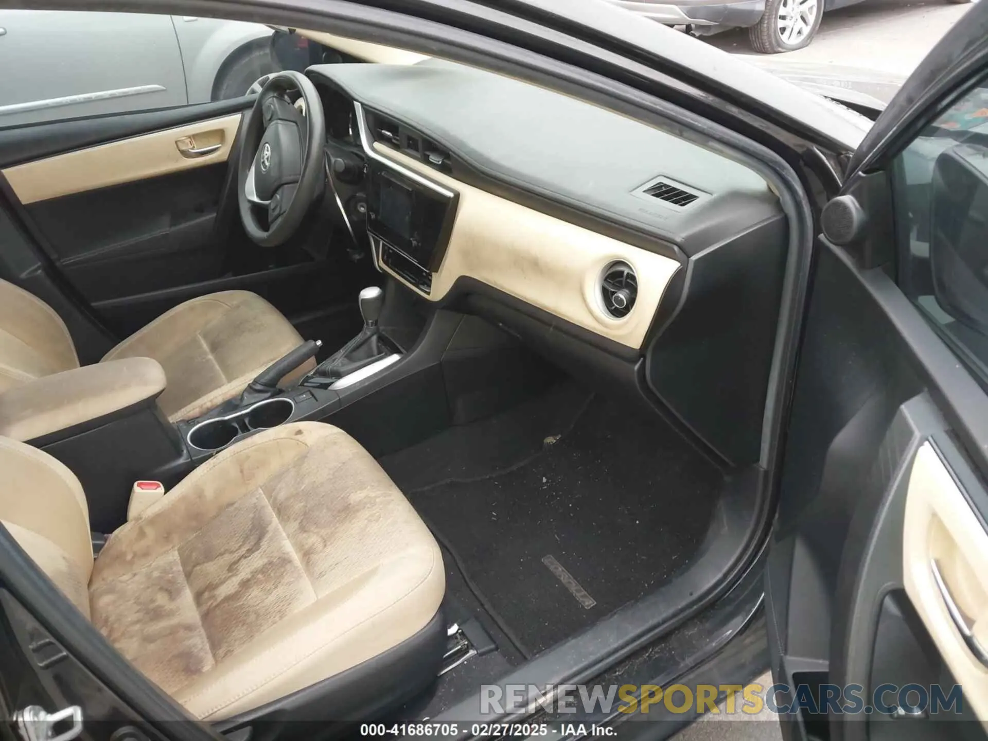 5 Photograph of a damaged car 2T1BURHE2KC202655 TOYOTA COROLLA 2019