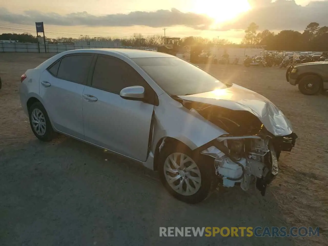 4 Photograph of a damaged car 2T1BURHE2KC203935 TOYOTA COROLLA 2019