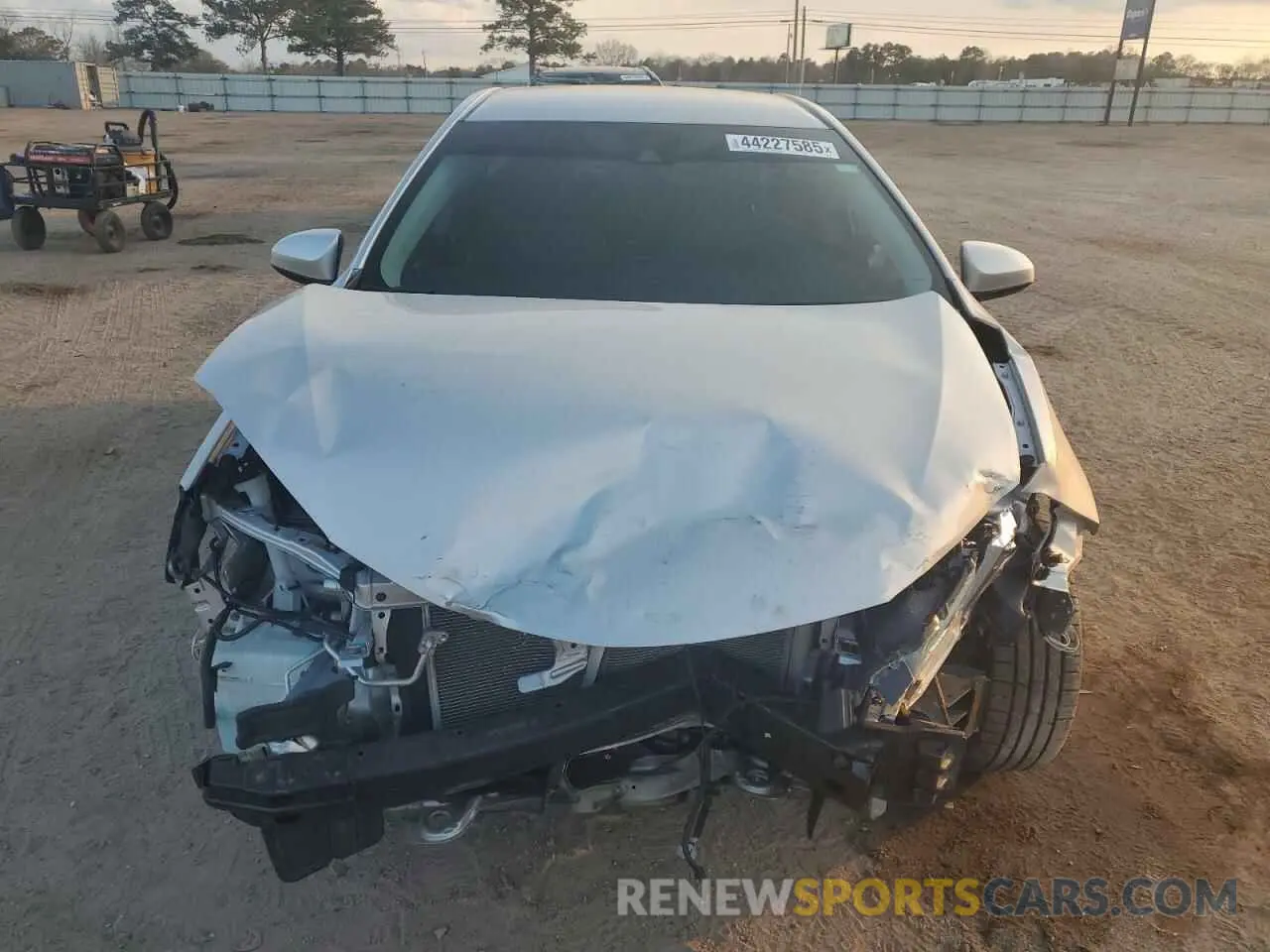 5 Photograph of a damaged car 2T1BURHE2KC203935 TOYOTA COROLLA 2019