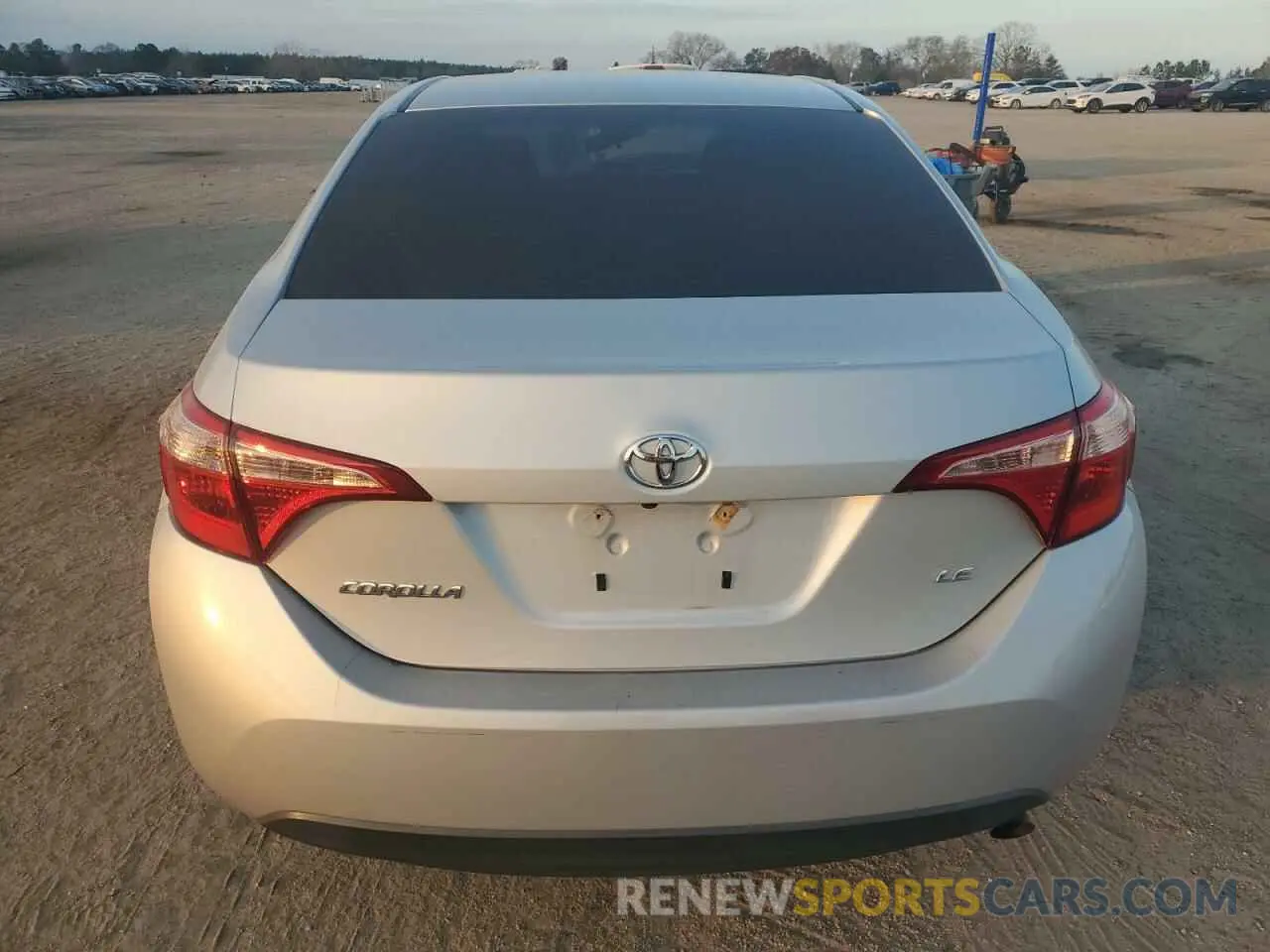 6 Photograph of a damaged car 2T1BURHE2KC203935 TOYOTA COROLLA 2019