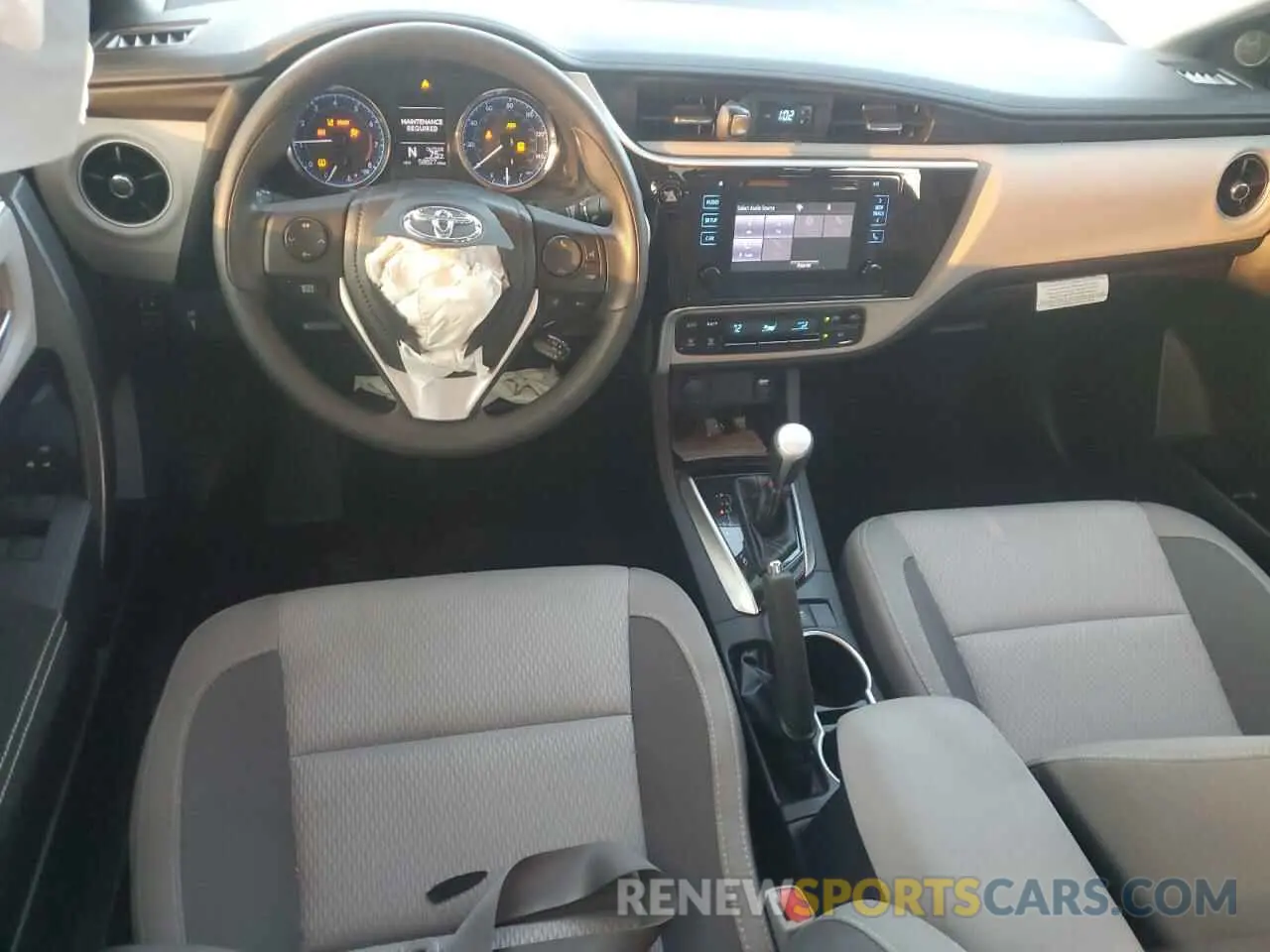 8 Photograph of a damaged car 2T1BURHE2KC203935 TOYOTA COROLLA 2019