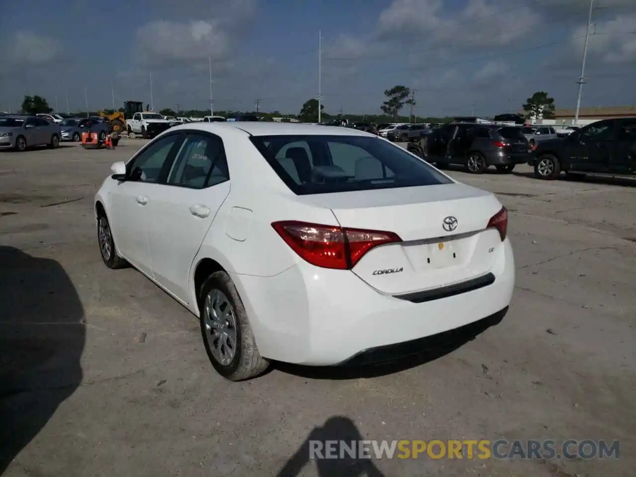 3 Photograph of a damaged car 2T1BURHE2KC206057 TOYOTA COROLLA 2019