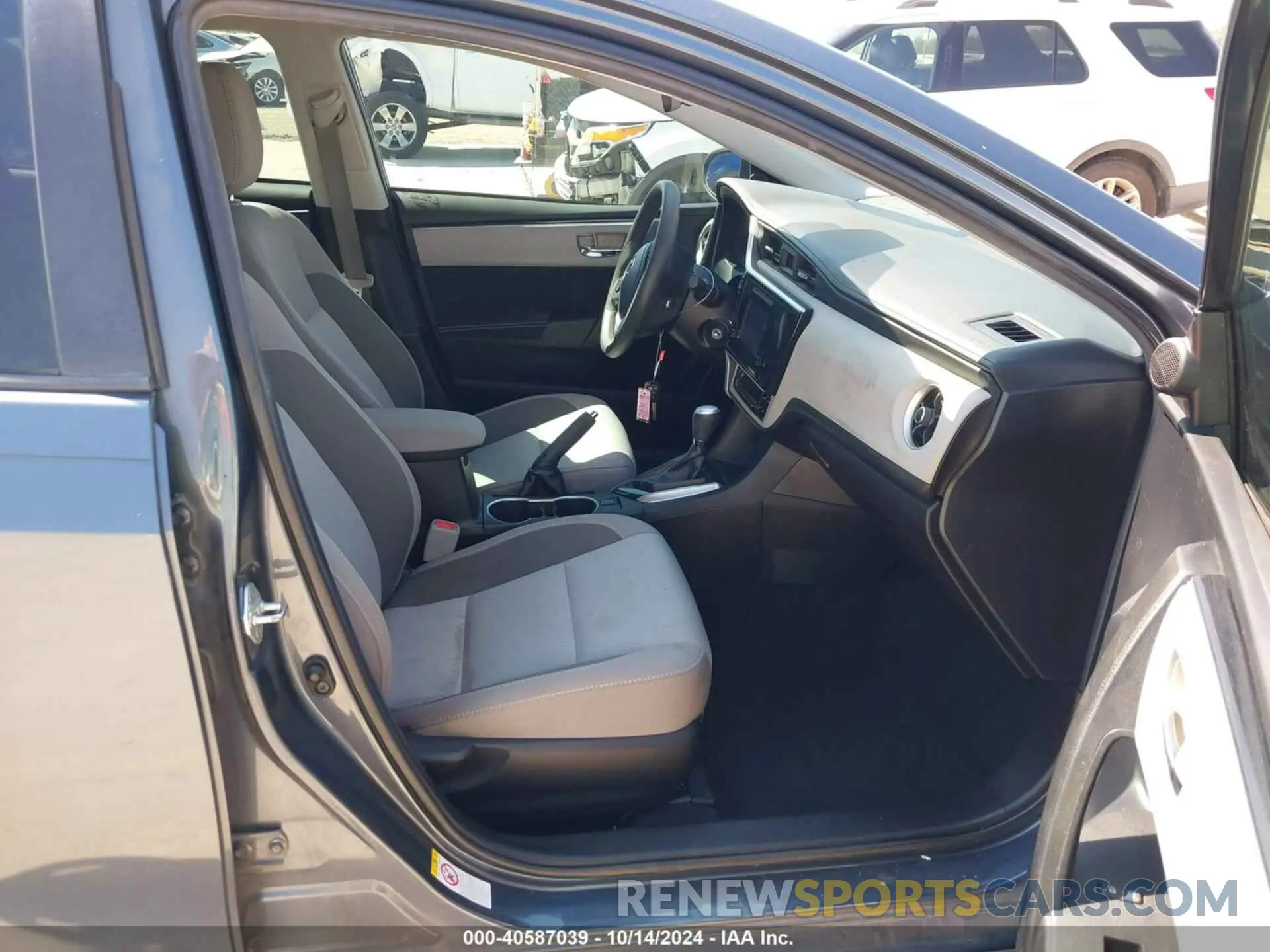 5 Photograph of a damaged car 2T1BURHE2KC206690 TOYOTA COROLLA 2019