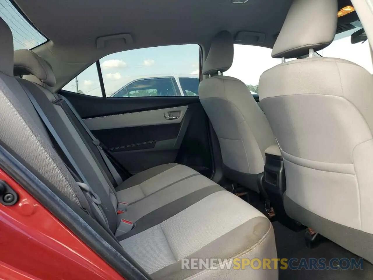 10 Photograph of a damaged car 2T1BURHE2KC209220 TOYOTA COROLLA 2019