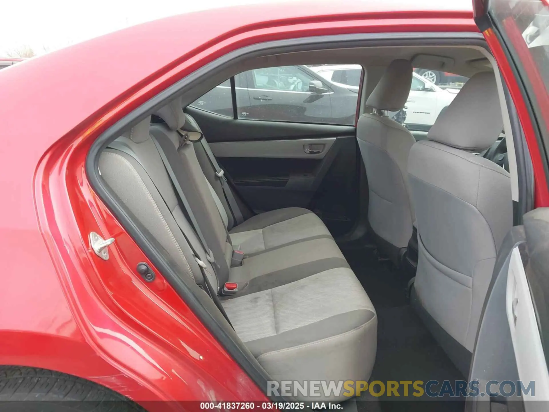 8 Photograph of a damaged car 2T1BURHE2KC214241 TOYOTA COROLLA 2019