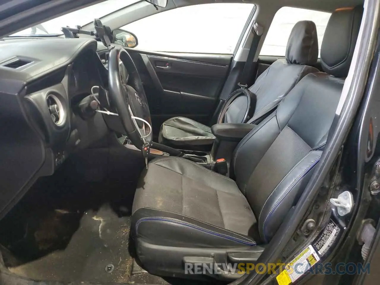 7 Photograph of a damaged car 2T1BURHE2KC215308 TOYOTA COROLLA 2019