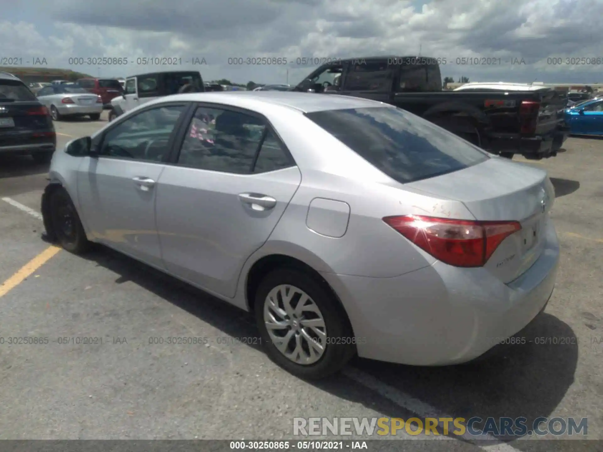 3 Photograph of a damaged car 2T1BURHE2KC219925 TOYOTA COROLLA 2019