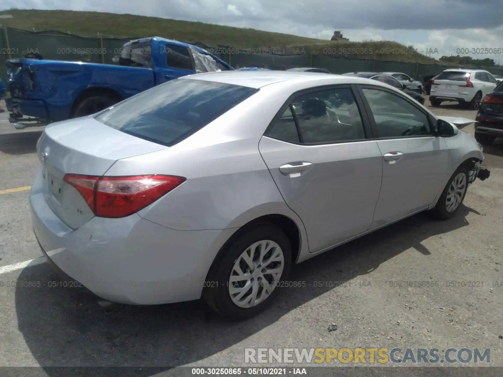 4 Photograph of a damaged car 2T1BURHE2KC219925 TOYOTA COROLLA 2019