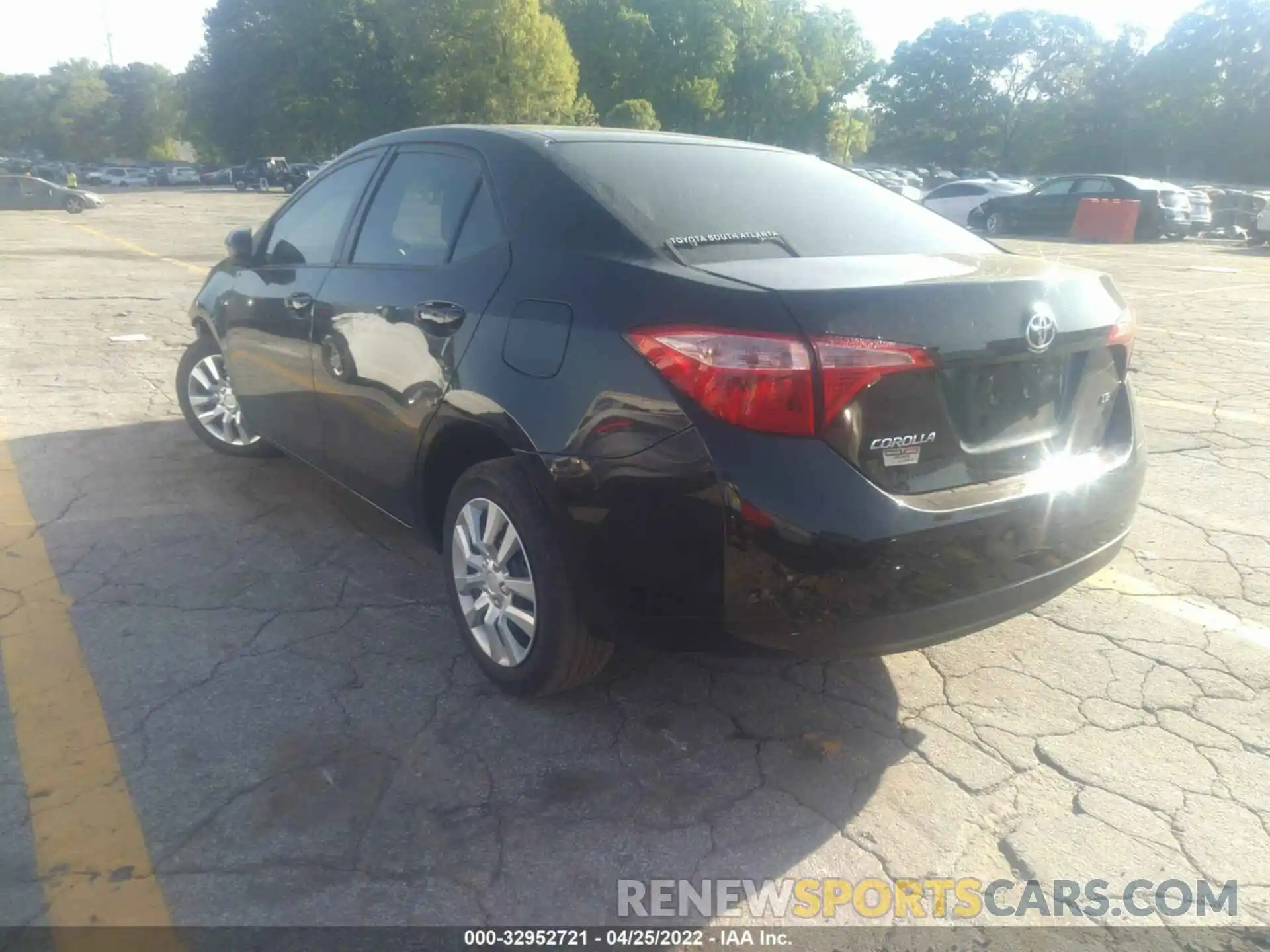 3 Photograph of a damaged car 2T1BURHE2KC224218 TOYOTA COROLLA 2019