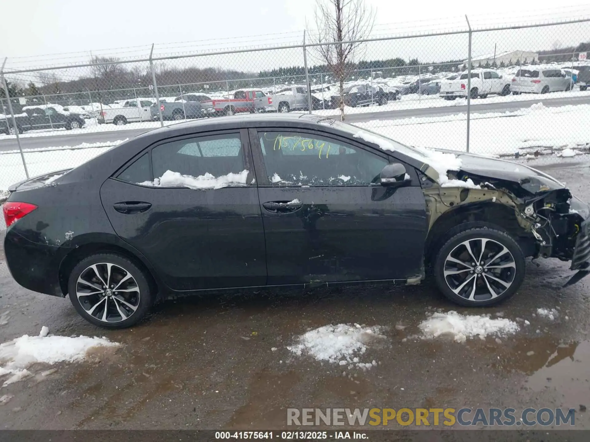 13 Photograph of a damaged car 2T1BURHE2KC225059 TOYOTA COROLLA 2019