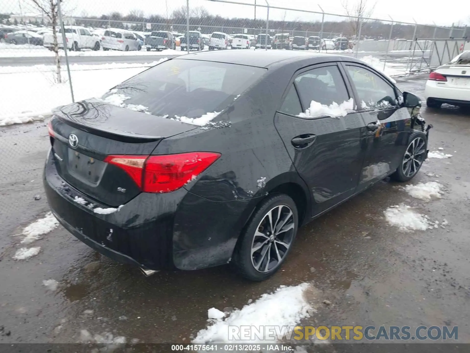 4 Photograph of a damaged car 2T1BURHE2KC225059 TOYOTA COROLLA 2019