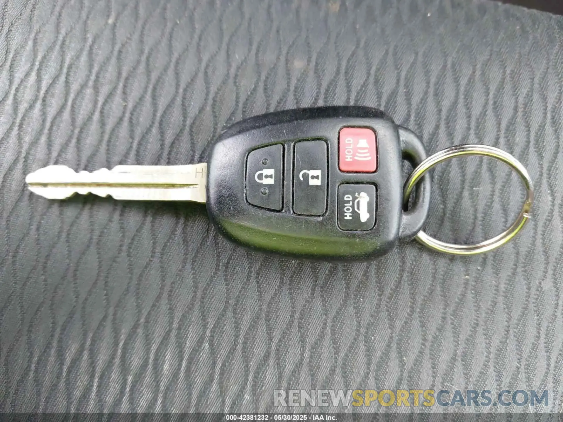 11 Photograph of a damaged car 2T1BURHE2KC240967 TOYOTA COROLLA 2019