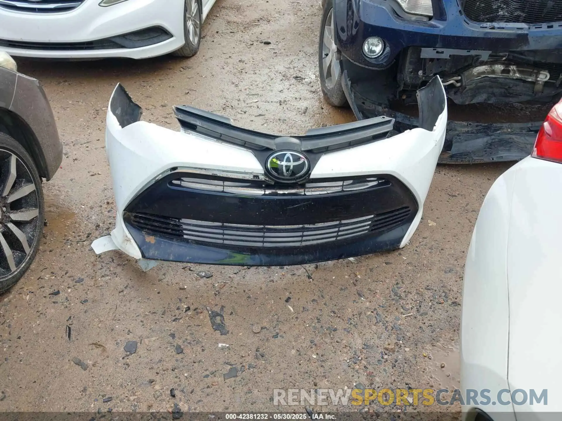 12 Photograph of a damaged car 2T1BURHE2KC240967 TOYOTA COROLLA 2019