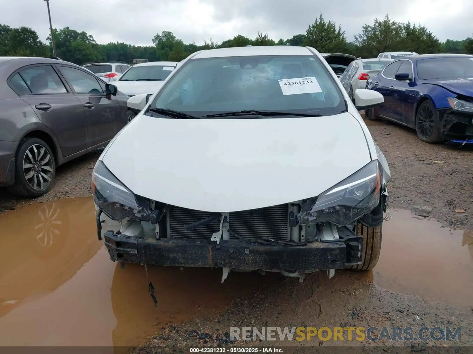 13 Photograph of a damaged car 2T1BURHE2KC240967 TOYOTA COROLLA 2019