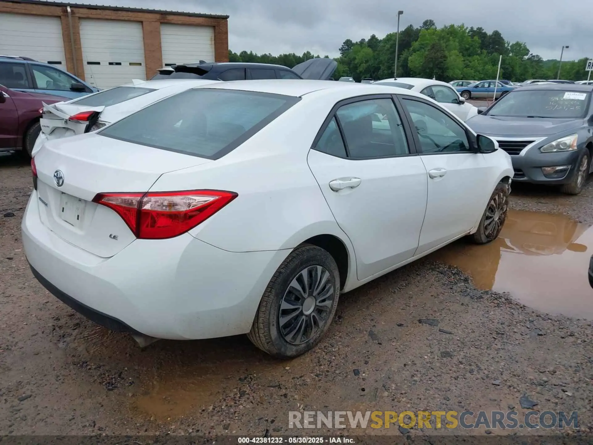 4 Photograph of a damaged car 2T1BURHE2KC240967 TOYOTA COROLLA 2019