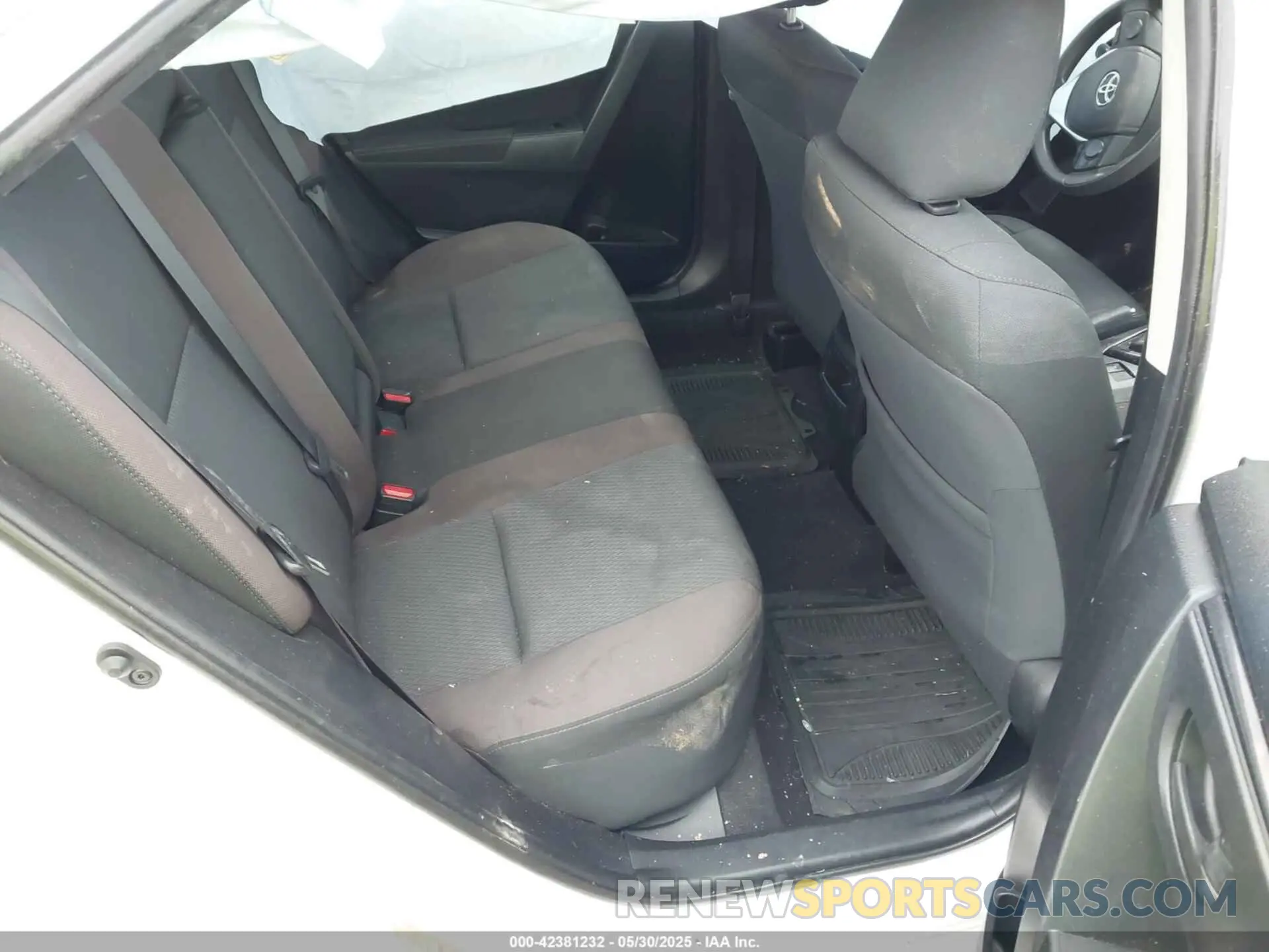 8 Photograph of a damaged car 2T1BURHE2KC240967 TOYOTA COROLLA 2019